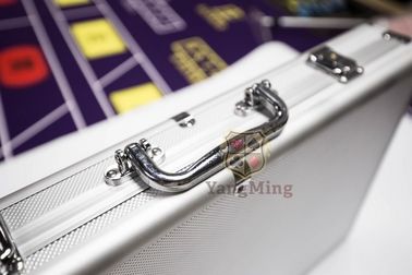 kopen De aangepaste 600pcs-van de Kleichipset van de Casinopook van het de Doos Draagbare Aluminium de Legeringsveiligheid Gamblign breekt Drager af online vervaardiging