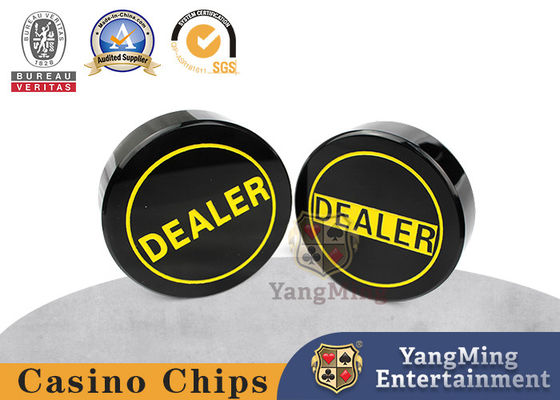 De gele van de het Casinopook van Beeldhouwwerktexas poker dealer button for van de Lijstspelen het Gebruikstoebehoren sorteren Acryl 75mm Handelaarskaart